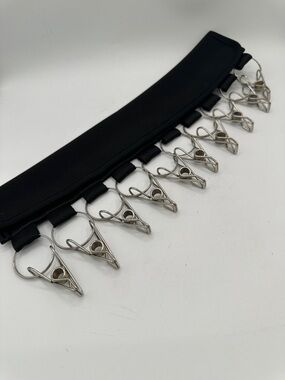 Multifunctional hanger rack with clips for caps, gloves, drying clothes